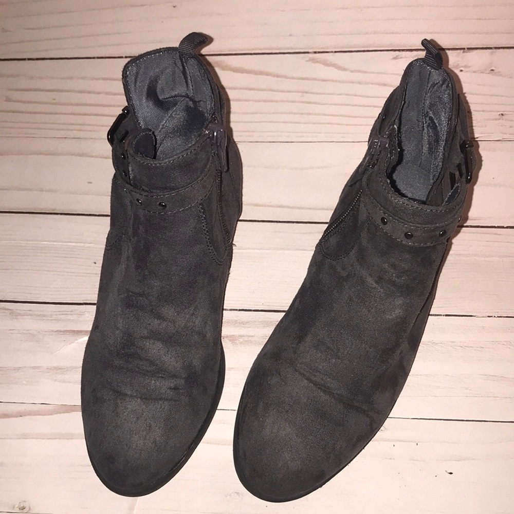 Old Navy gray bootie Size 2